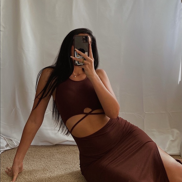 CRISS CROSS CUTOUT RIB MIDI DRESS - Picture 2 of 4